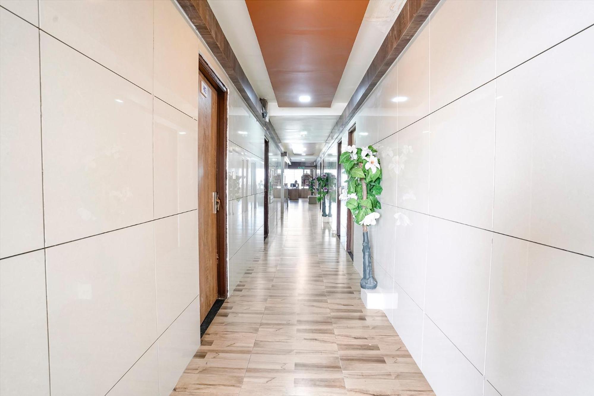 Fabhotel Galaxy I Ahmedabad Exterior photo