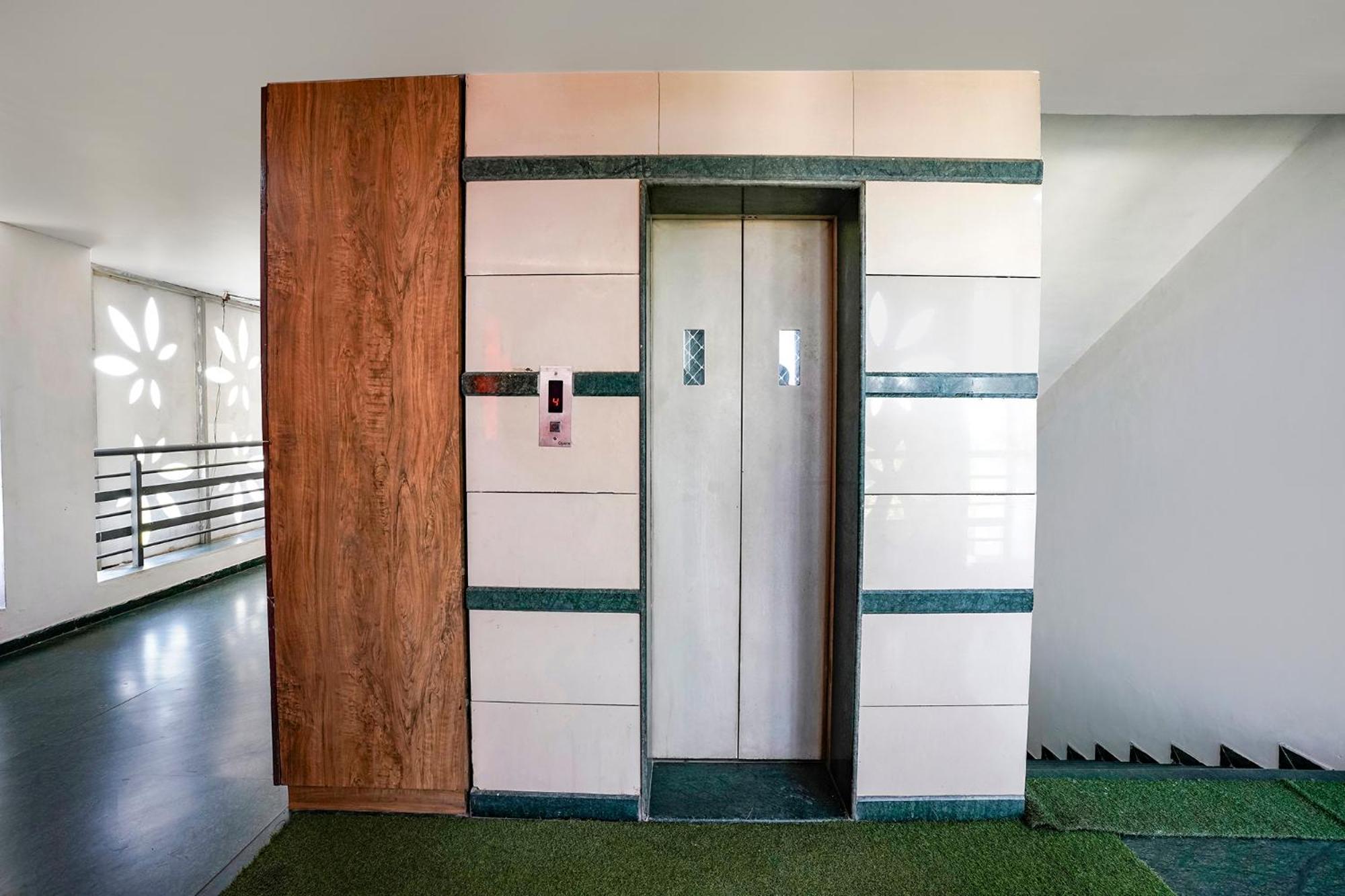 Fabhotel Galaxy I Ahmedabad Exterior photo